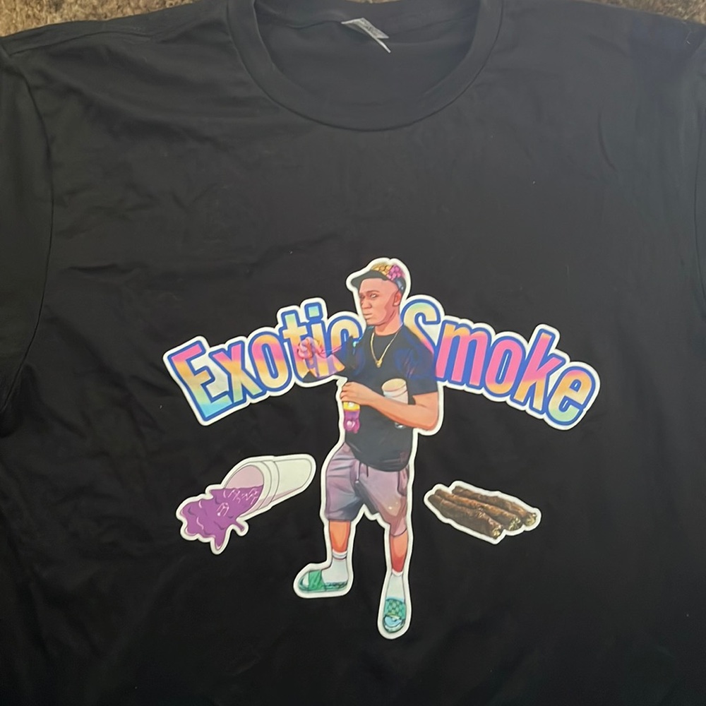 Black exotic smoke t-shirt